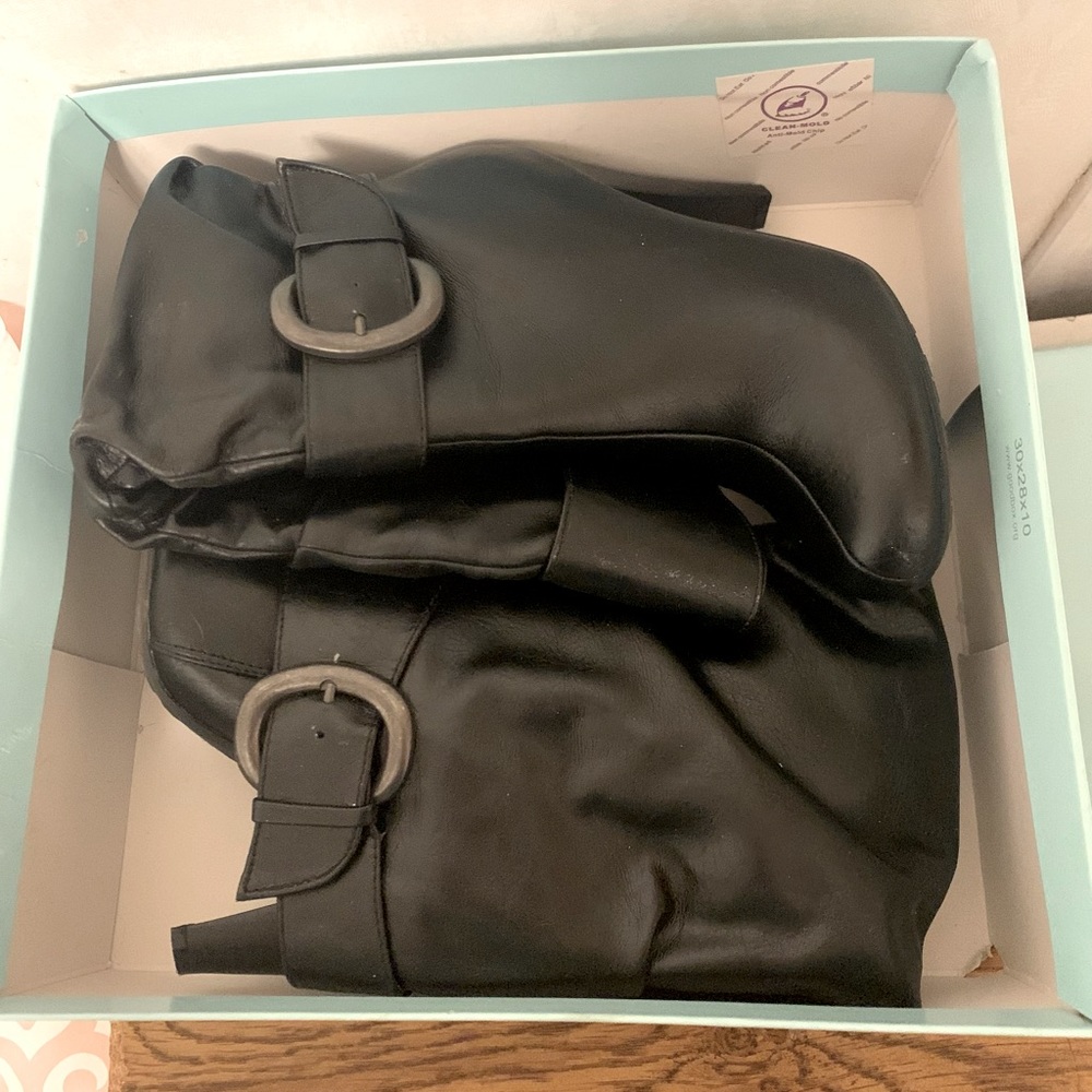 Women boots sz 6M